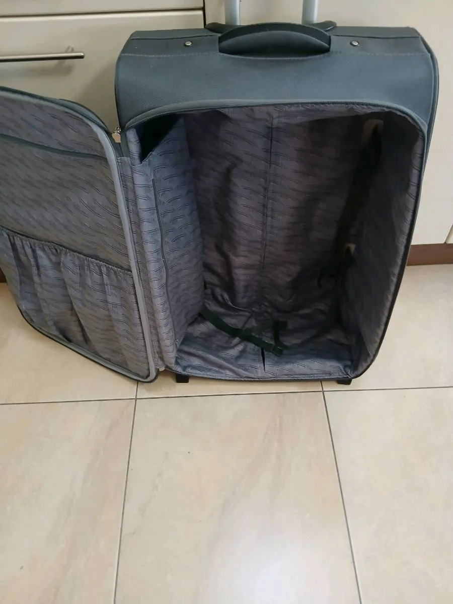 LARGE SUITCASE  2 WHEELS - Image 2