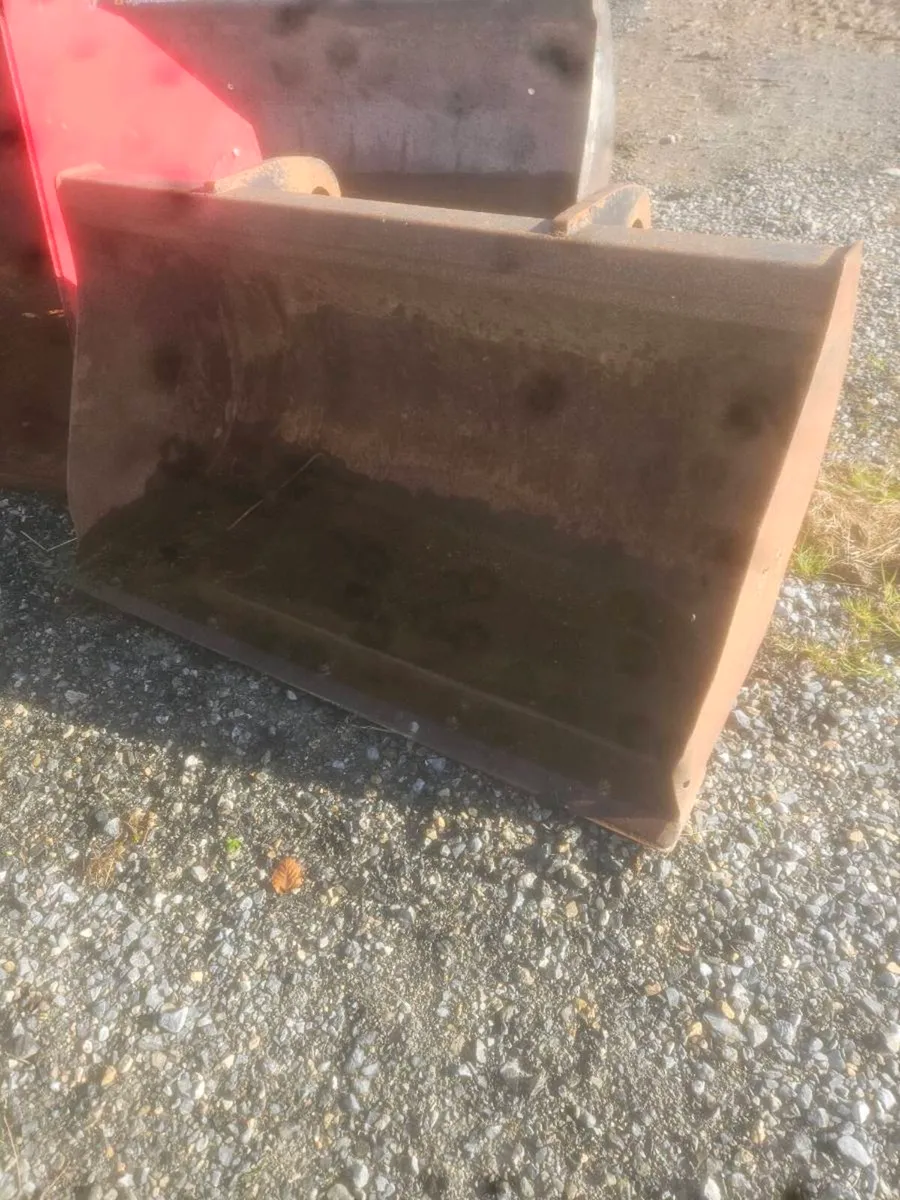 Jcb 2cx bucket - Image 1