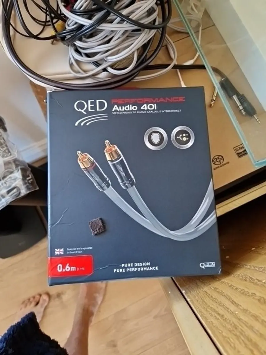 Audio component cable
