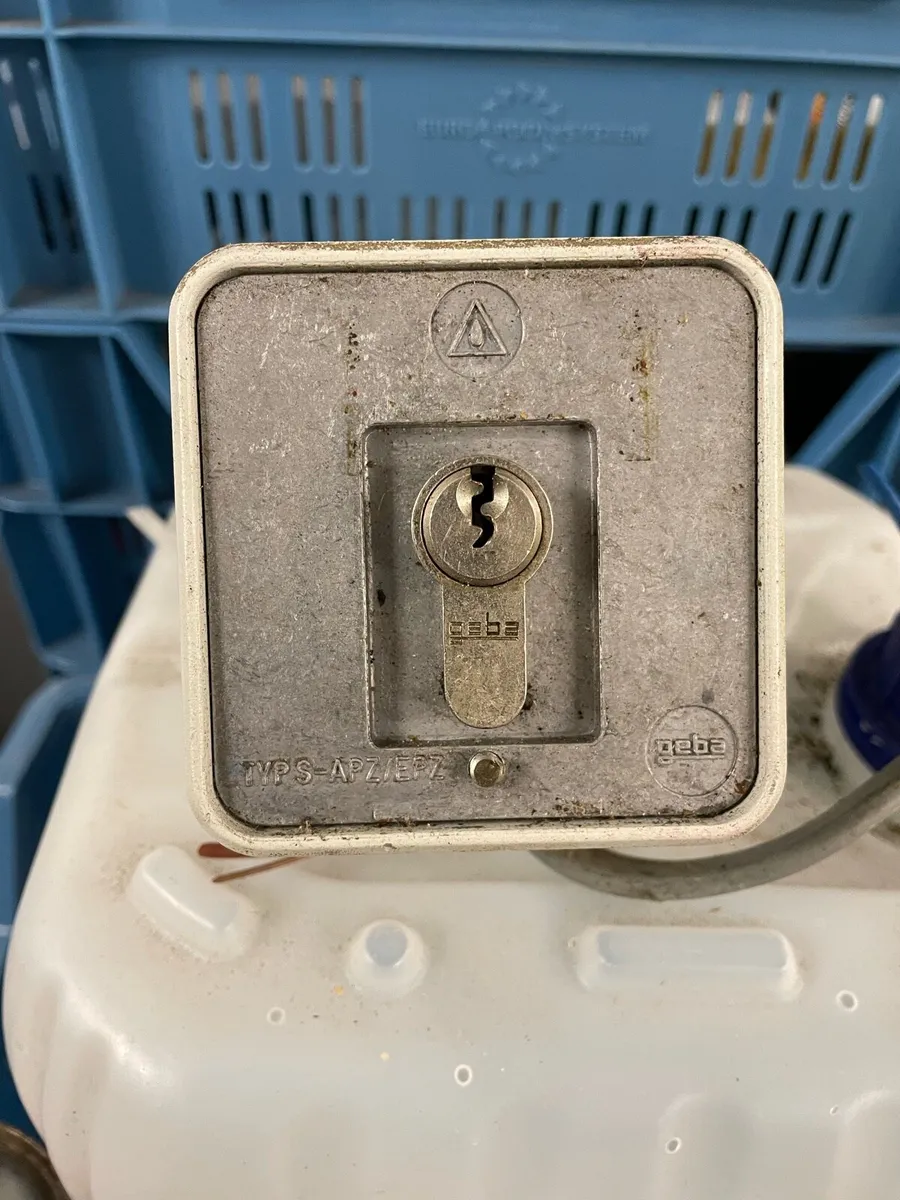 Roller Shutter Door - mesh type - Image 3