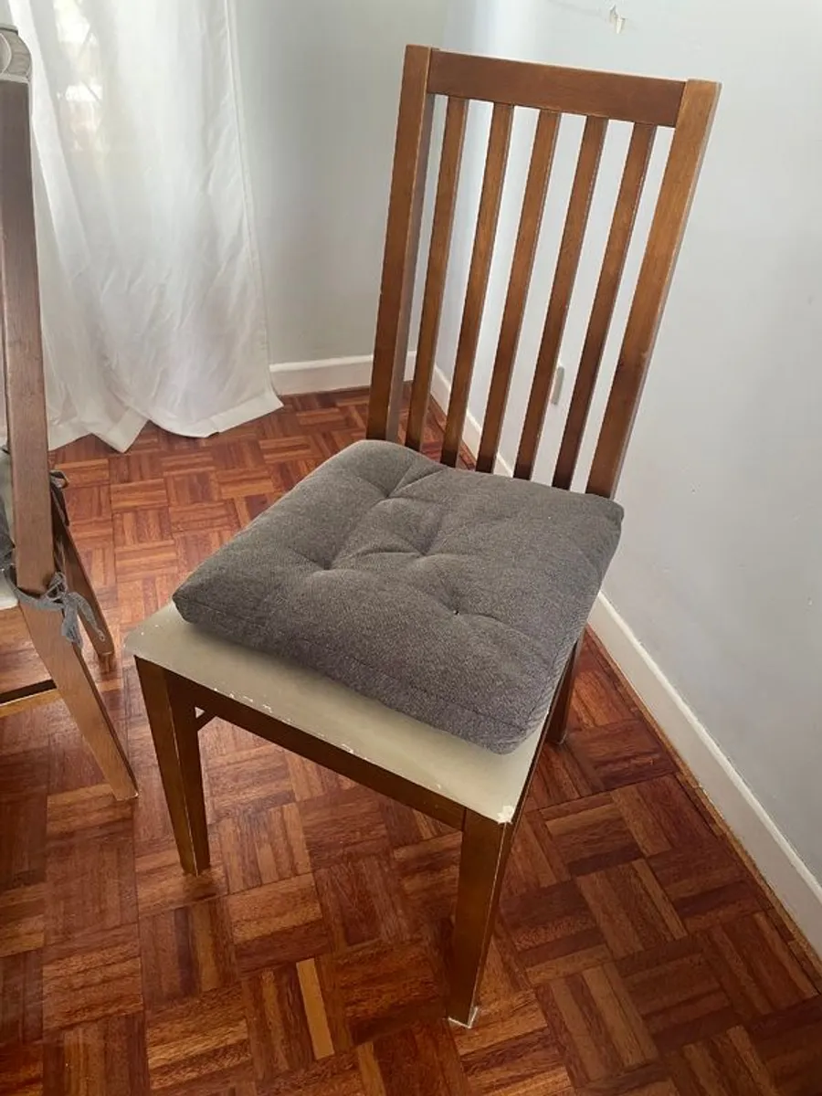 Dining table and six chairs - Image 3