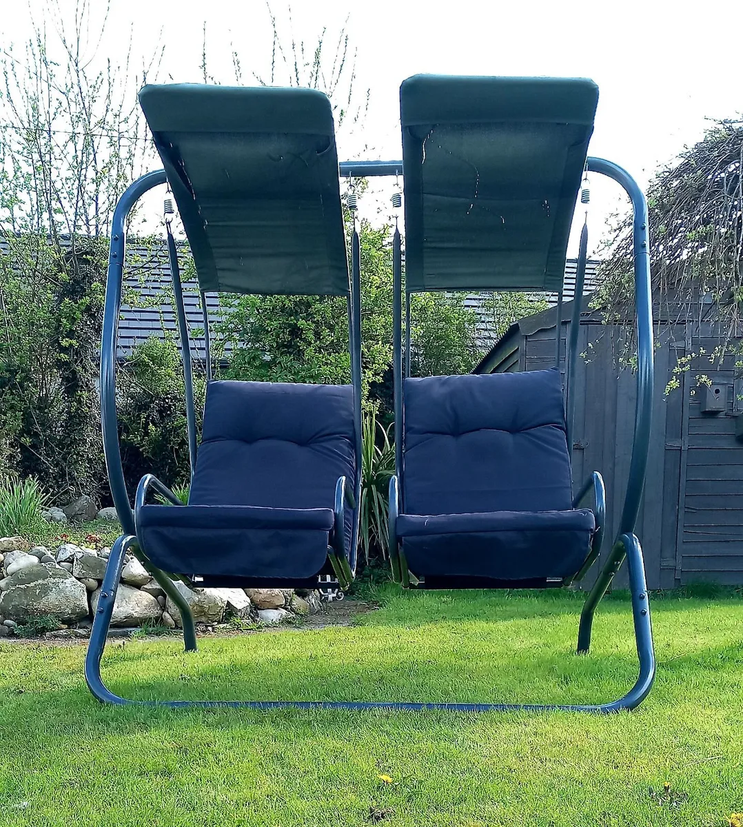 Garden seat - Image 1