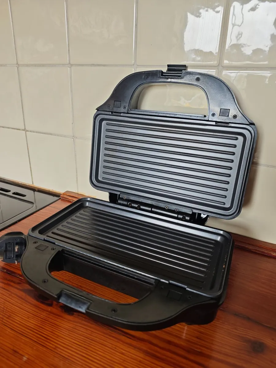 SALTER XL 3‑in‑1 Snack Maker - Image 2