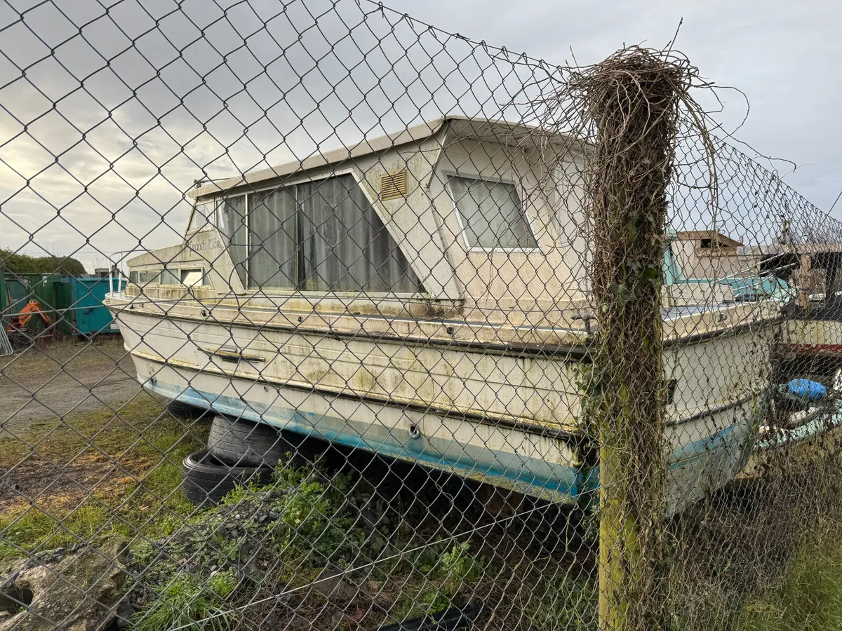UNRESERVED FODTER 27 CRUISER BOAT FOR AUCTION - Image 4
