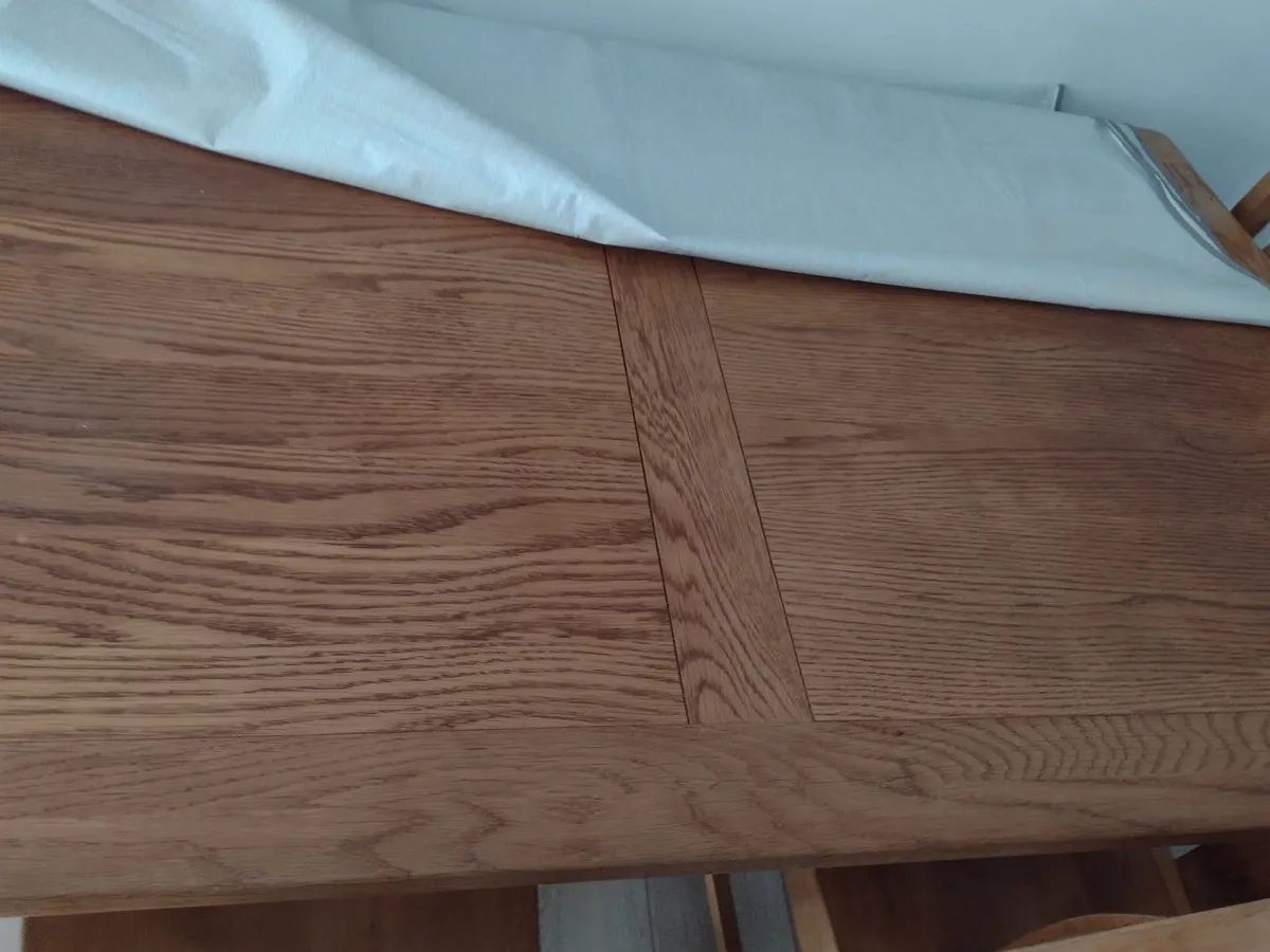 Beautiful solid Oak EZLIVING dining table - Image 3