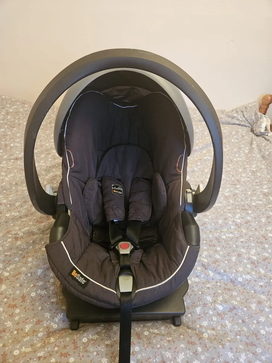 Isofix base & car seat - Image 2