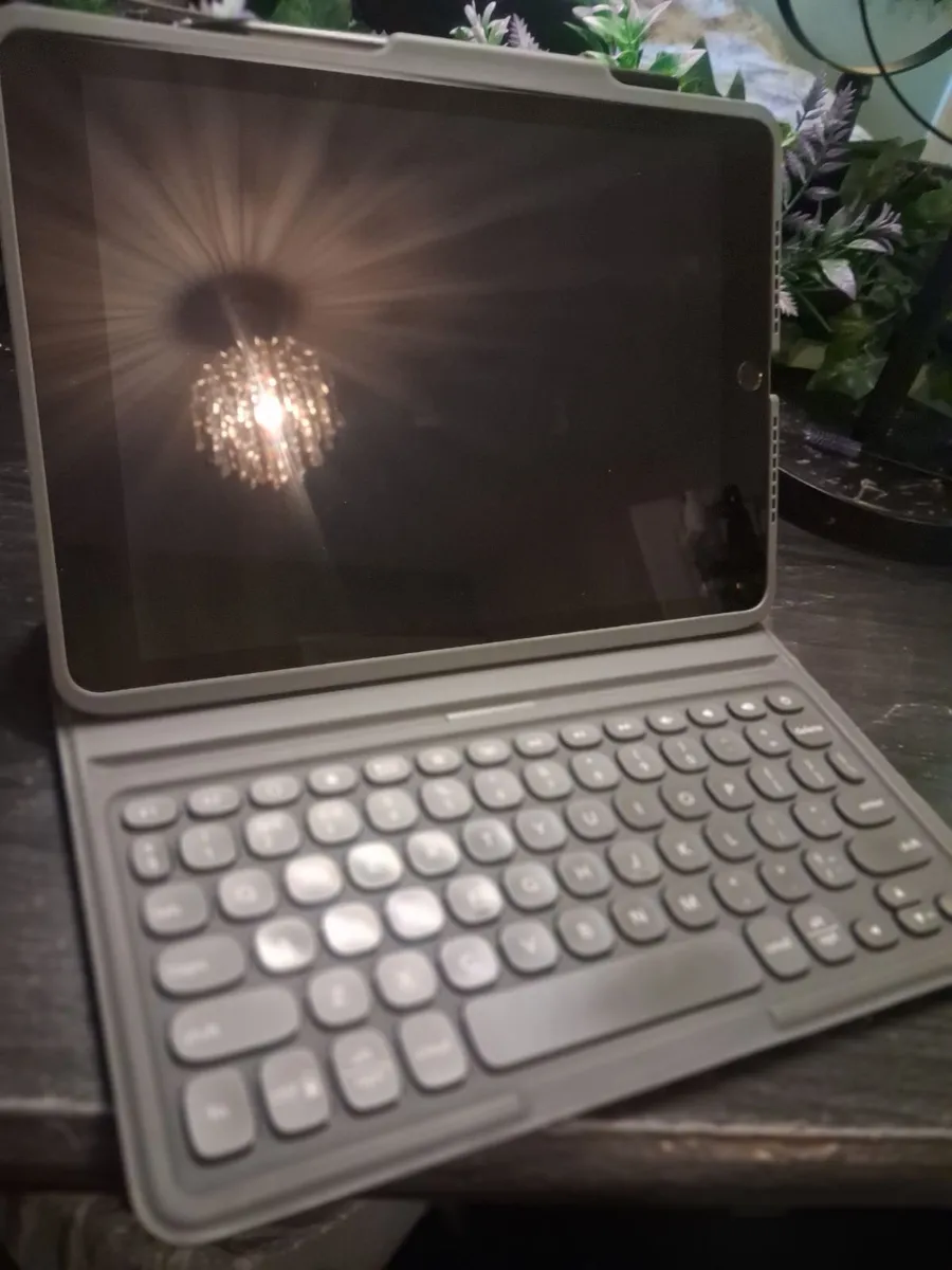 Apple ipad 9th generation - Image 1