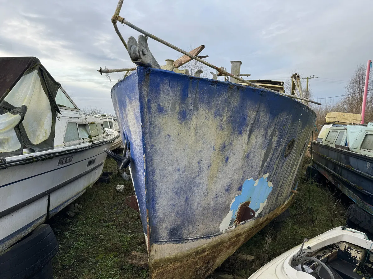 WW2 HERTIGAE REFUELLER BOAT FOR AUCTION - Image 3