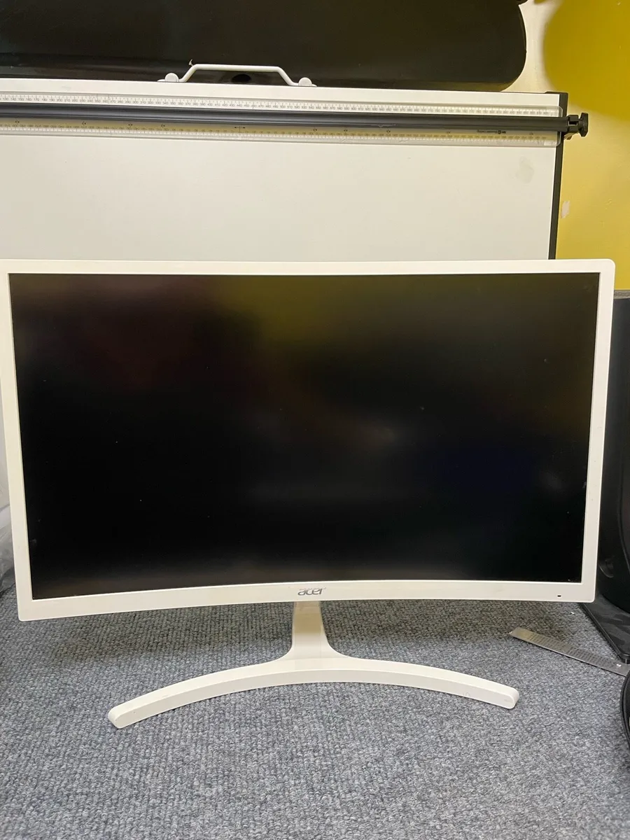 Acer 24” curved monitor - Image 1