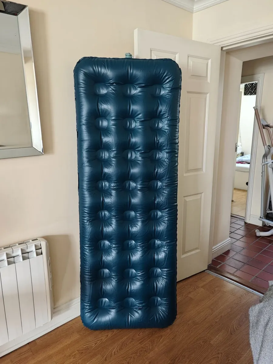 Quechua Air Basic 70 Airbed + Electric Pump - Image 4