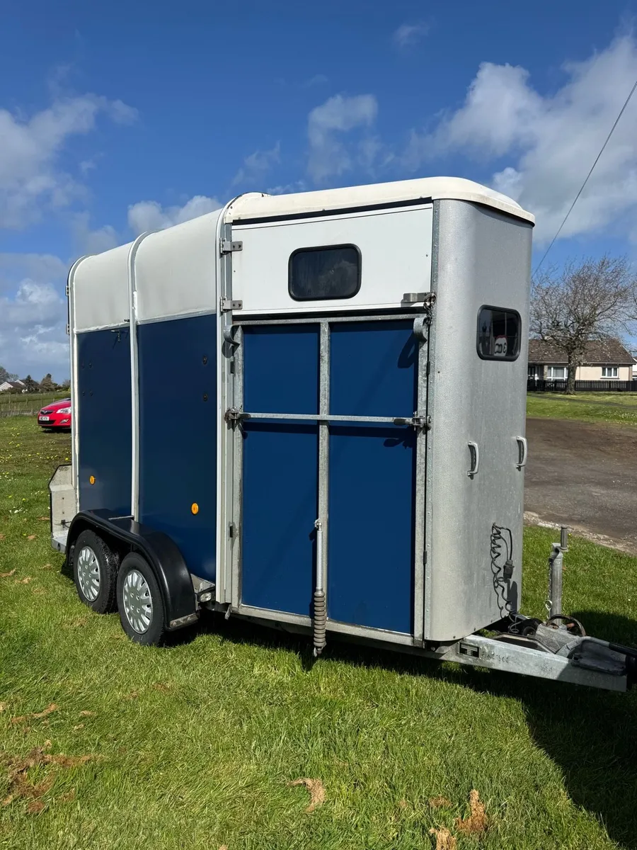 Ifor Williams HB 505 Horse Box - Image 1