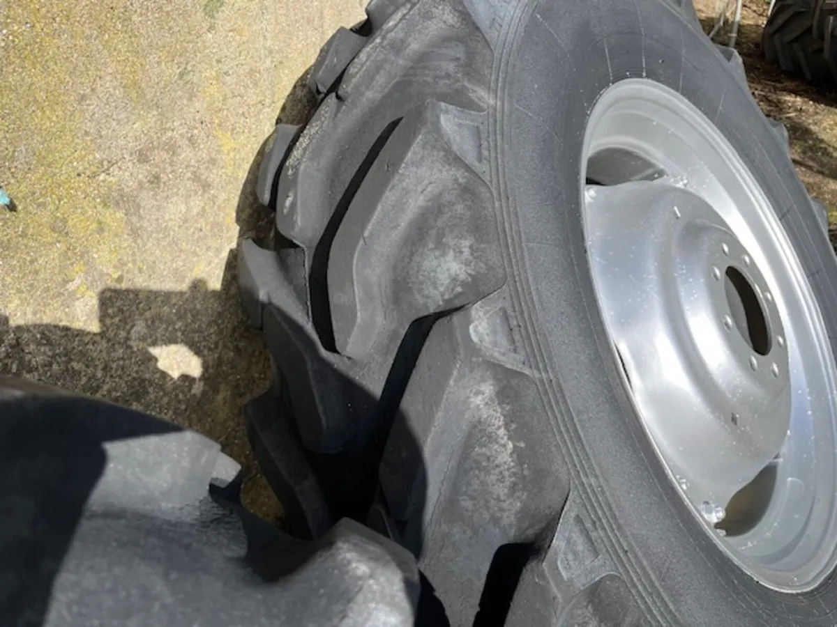 MF Wheels 16.9 x 30 Tyres - Image 3