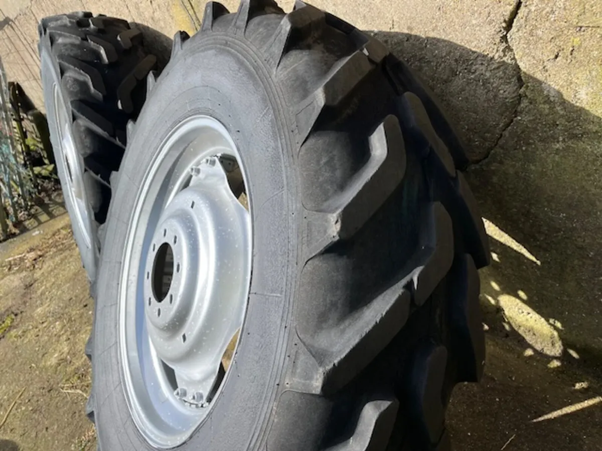 MF Wheels 16.9 x 30 Tyres - Image 4