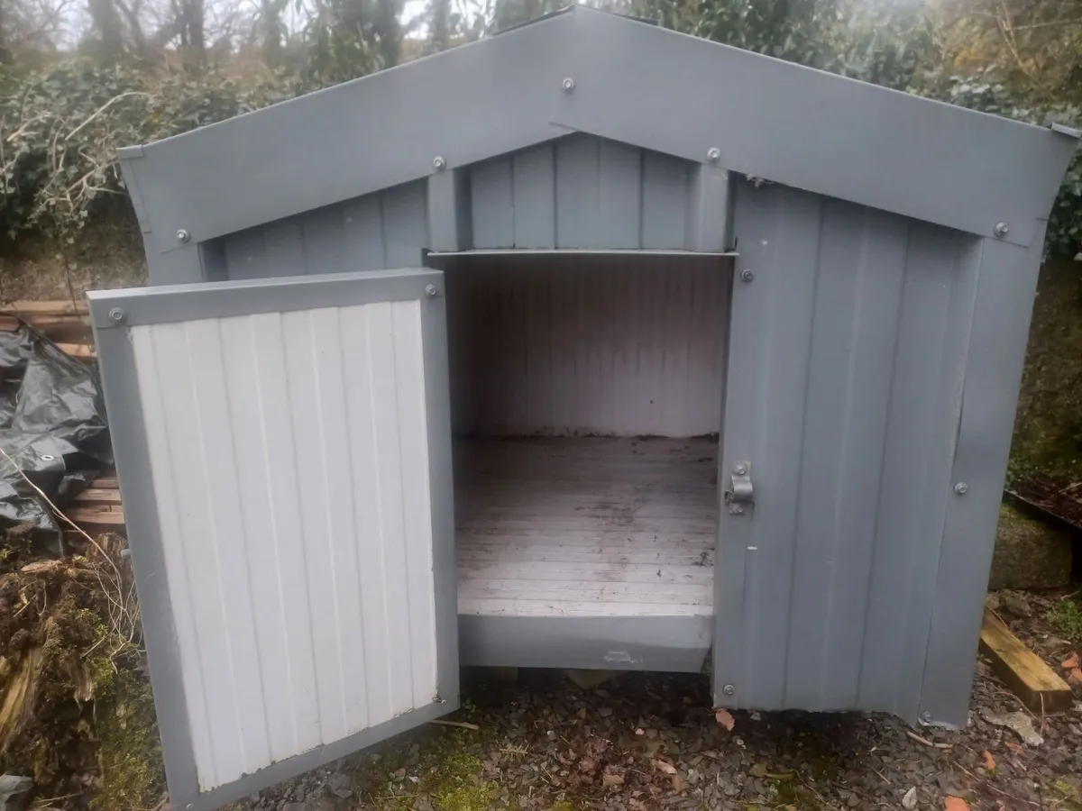 Dog kennel & pen - Image 1