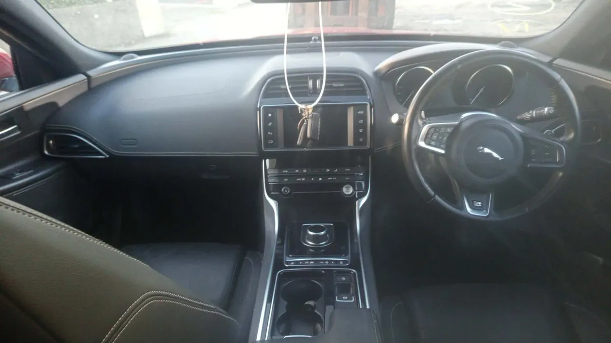 2018 Jaguar Xe 2.0 Diesel For Breaking! - Image 4