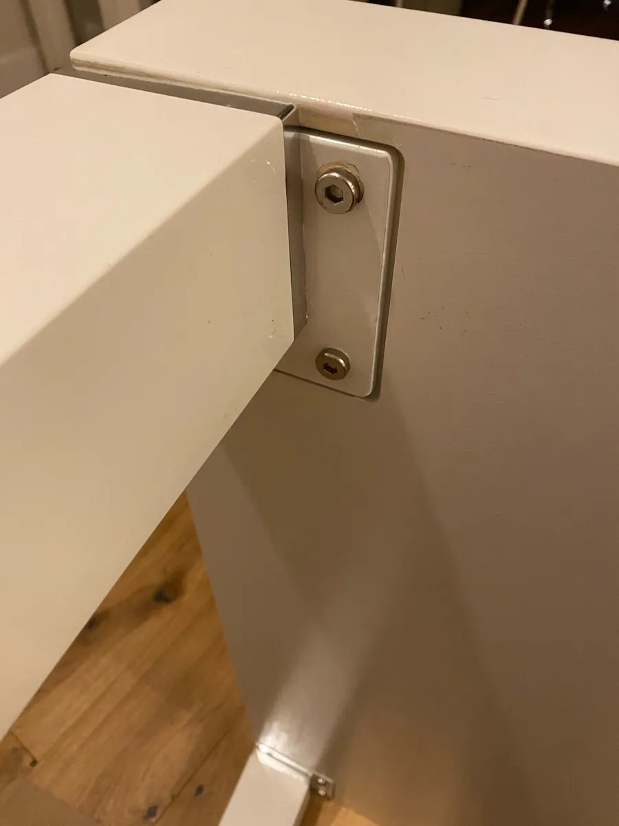 Dining table - Image 4