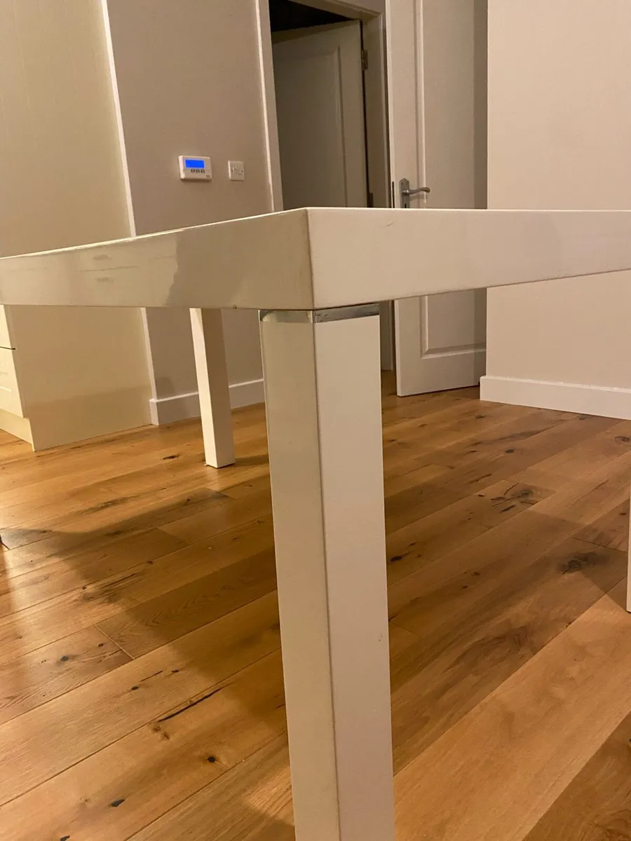 Dining table - Image 2