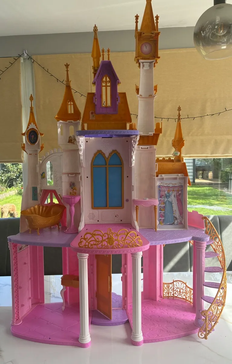 Dolls House/ Disney Celebration Princess Castle - Image 2