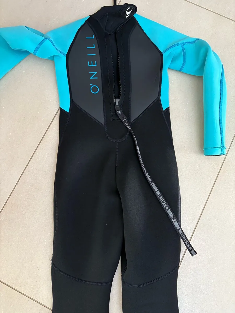 Kids O’Neills wet suit - Image 2