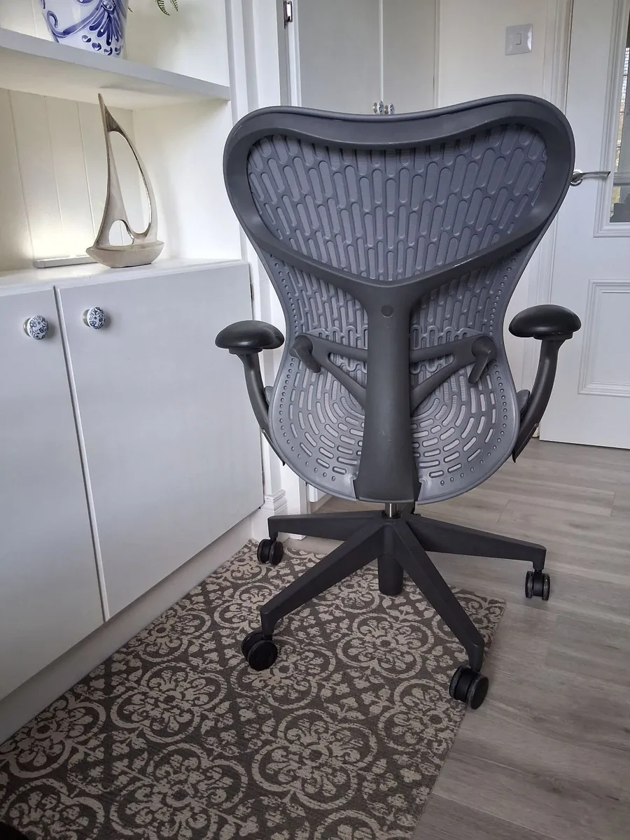 Herman Miller Mirra 2 Chair - Image 3