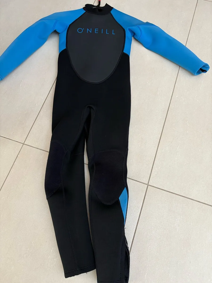 Kids O’Neills wet suit - Image 1