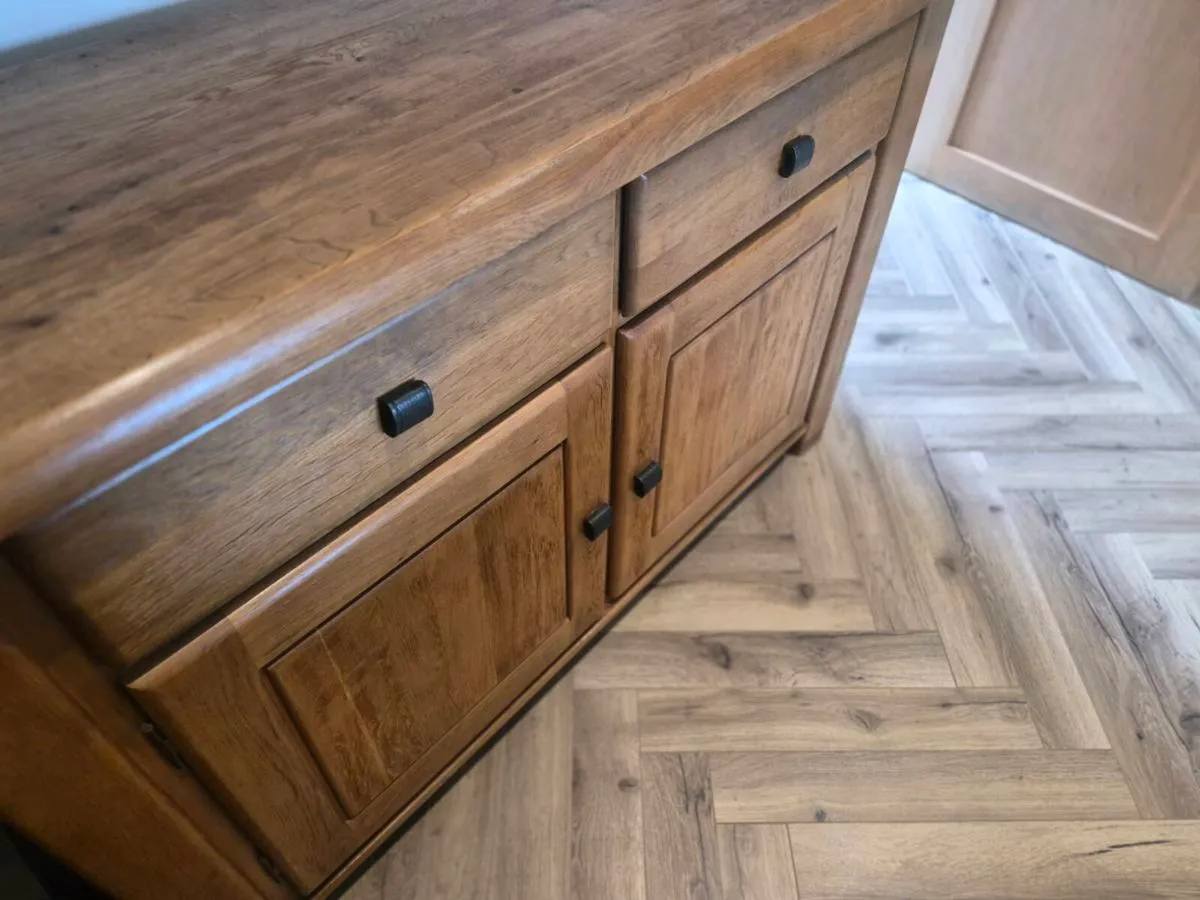 Solid oak sideboard - Image 3
