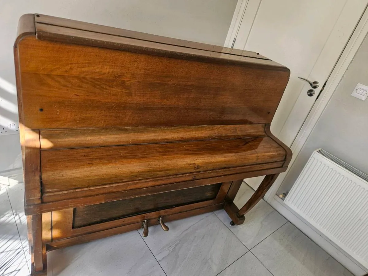 Free upright piano - Image 3