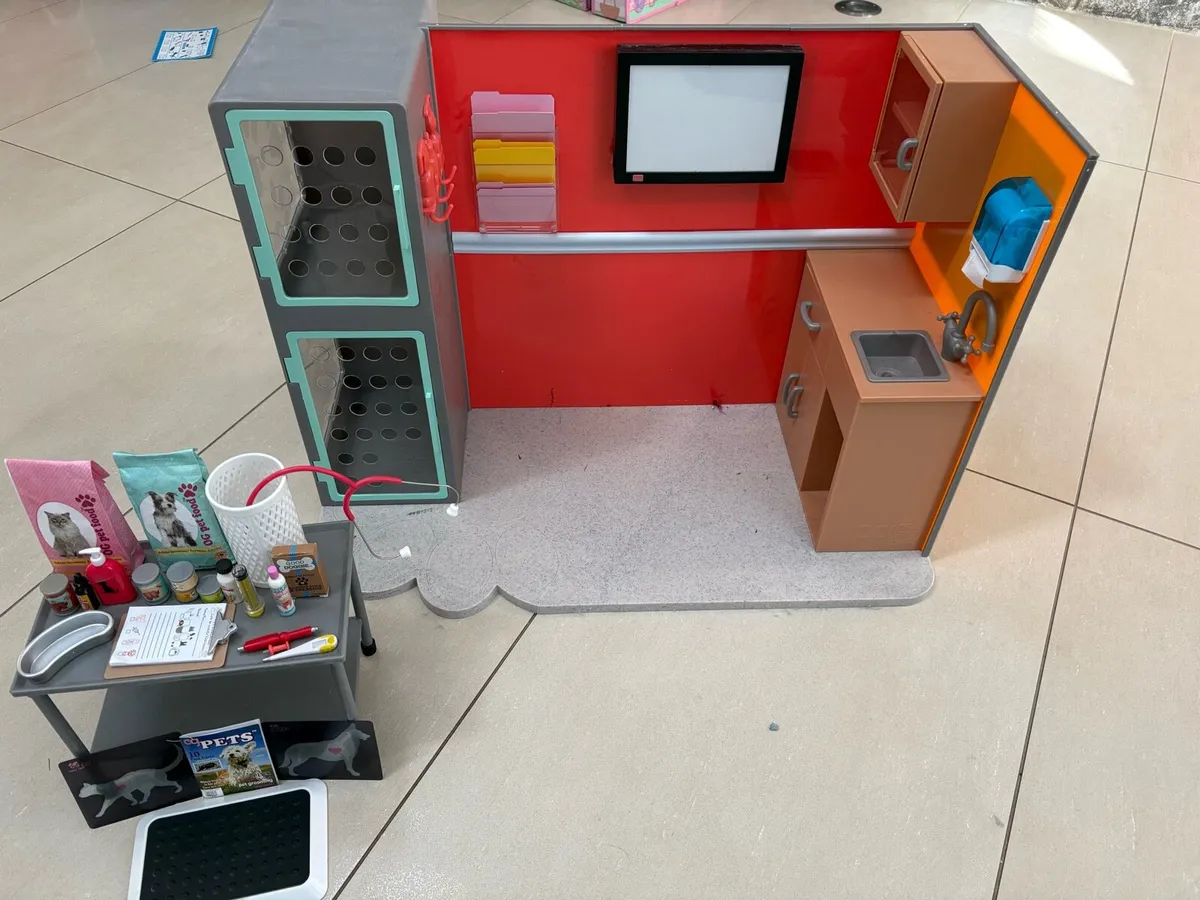 Our Generation OG Pet Vet Clinic - Image 1