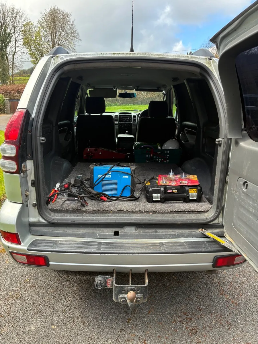 Toyota Land Cruiser 2006 - Image 3