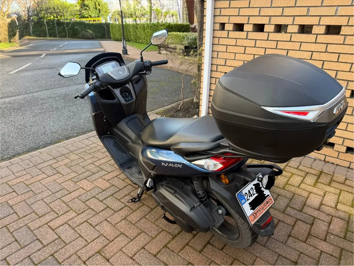 YAMAHA NMAX 2024 - Image 2