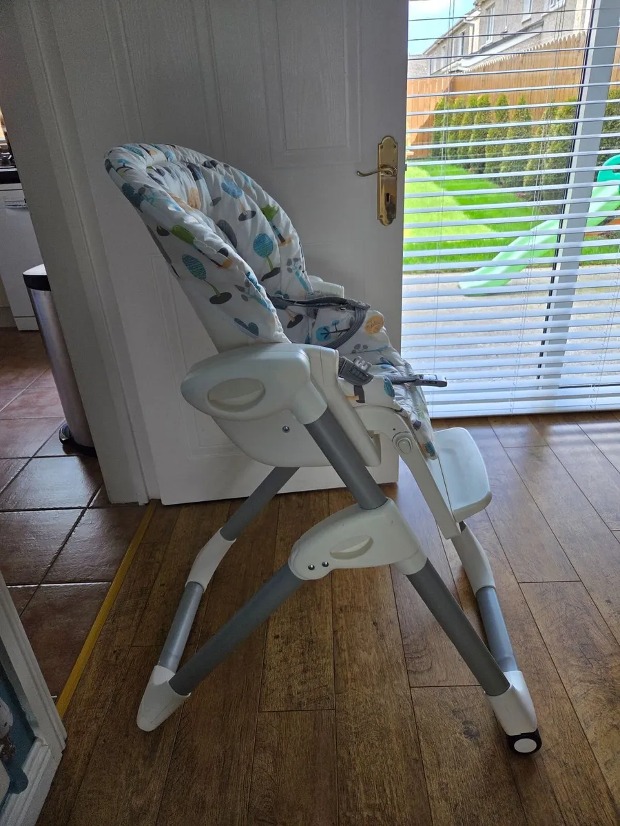 Feeding chair - Image 1