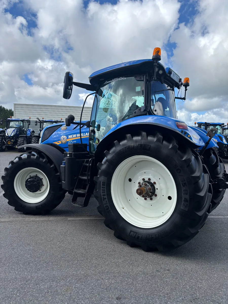 New Holland T7.270 Auto Command-5379hrs - Image 3