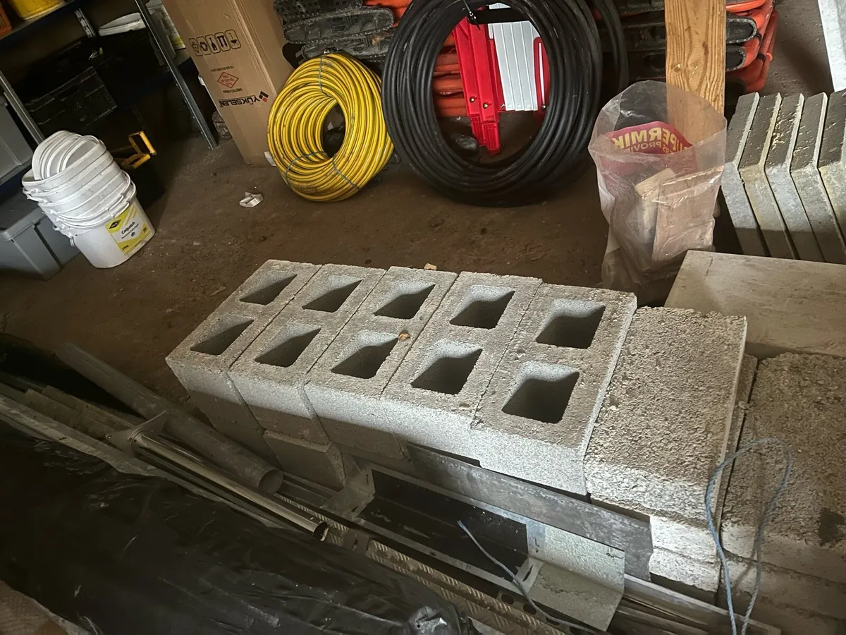 9 inch cavity blocks - Image 1