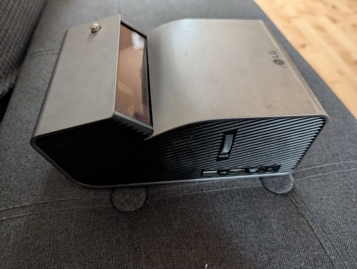 LG Cine Beam PH450 - Projector - Image 3