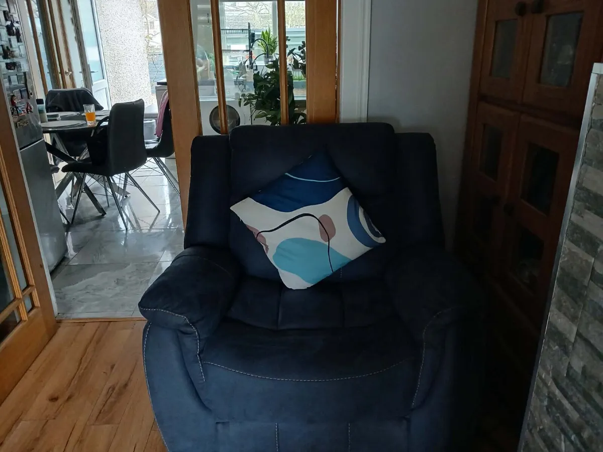 3 piece suite - Image 1