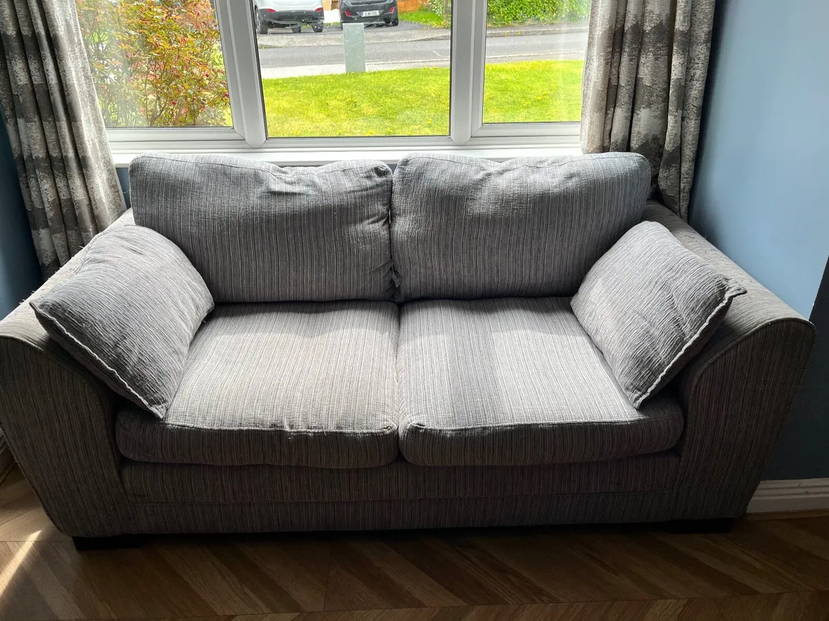 4 seater and 3 seater sofa for sale - Image 1