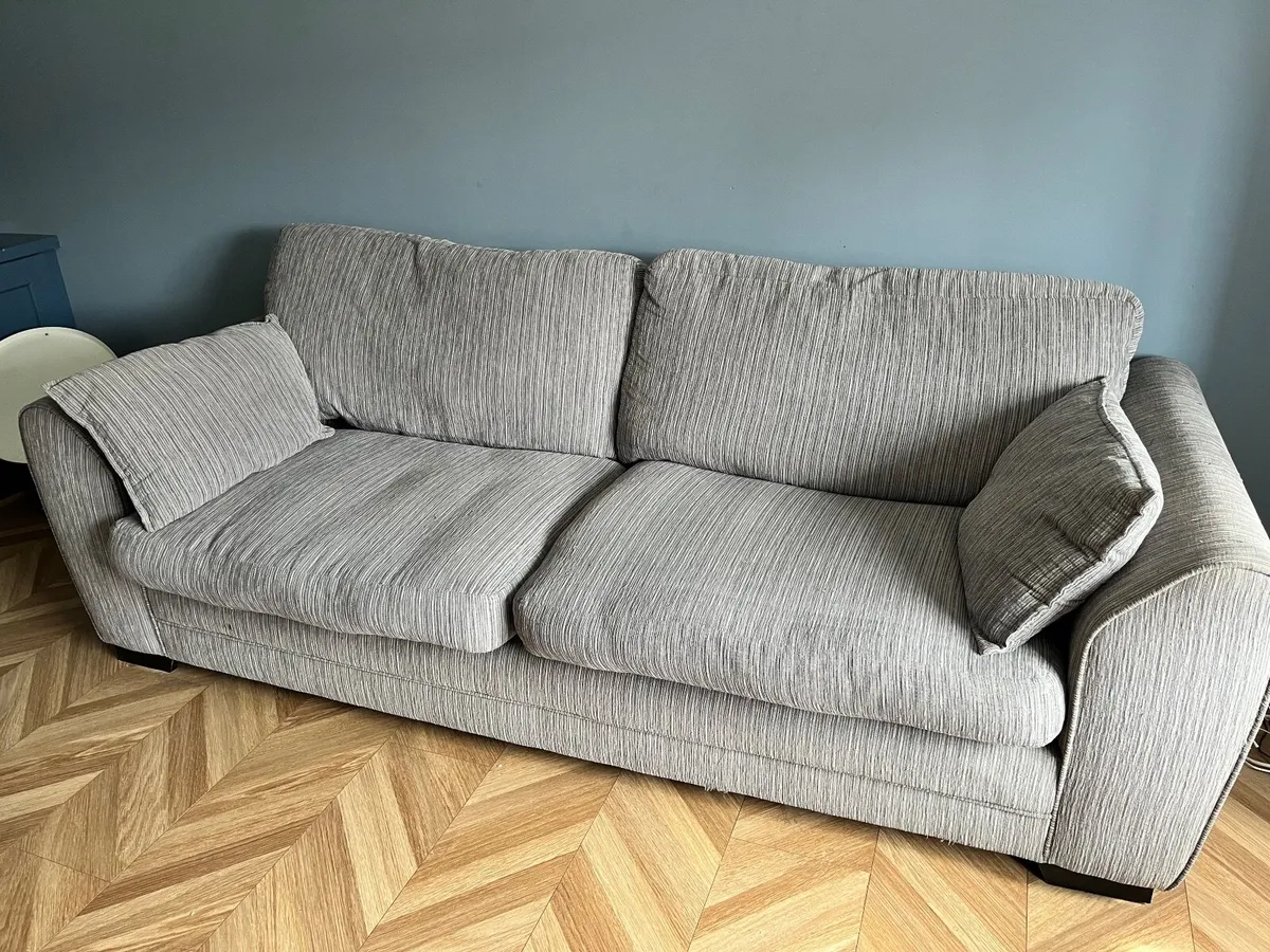 4 seater and 3 seater sofa for sale - Image 2