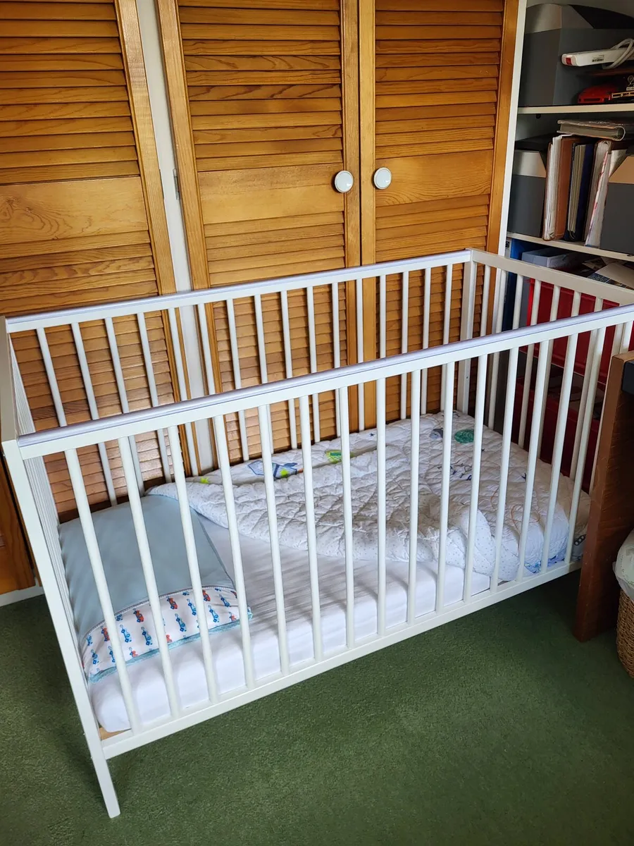 Baby Elegance Elle Cot & Mattress - Image 1