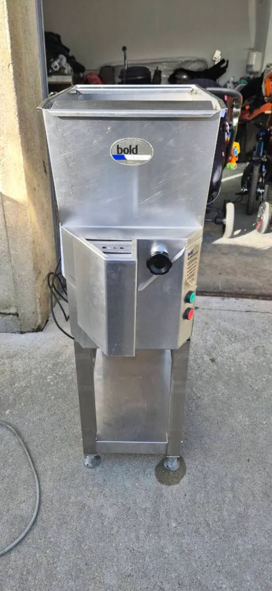 Potato peeler, chipper, scales, slicer - Image 1