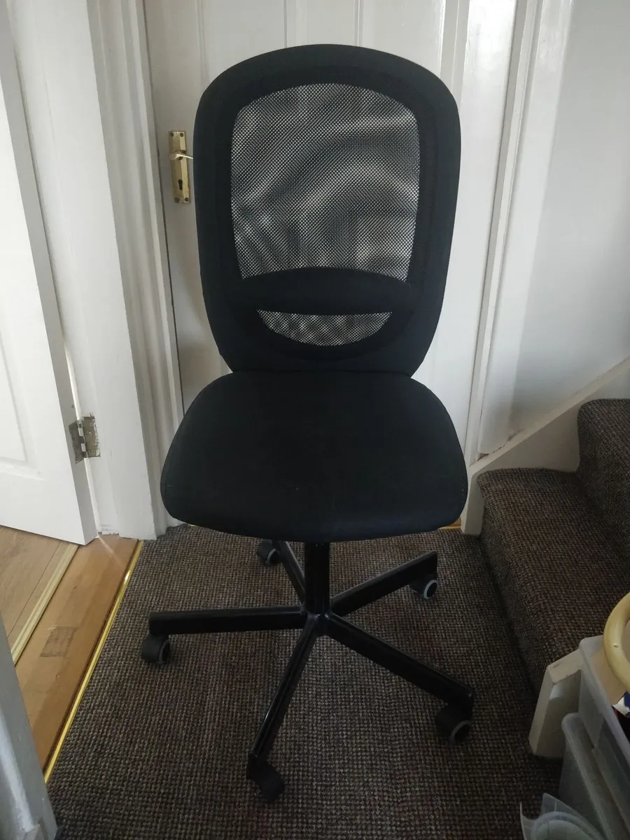 Office Chair (Almost perfectly good) - Image 1