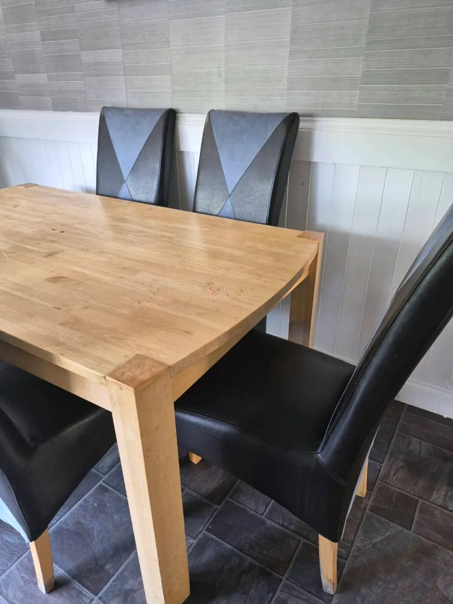 Table and 6 chairs - Image 4