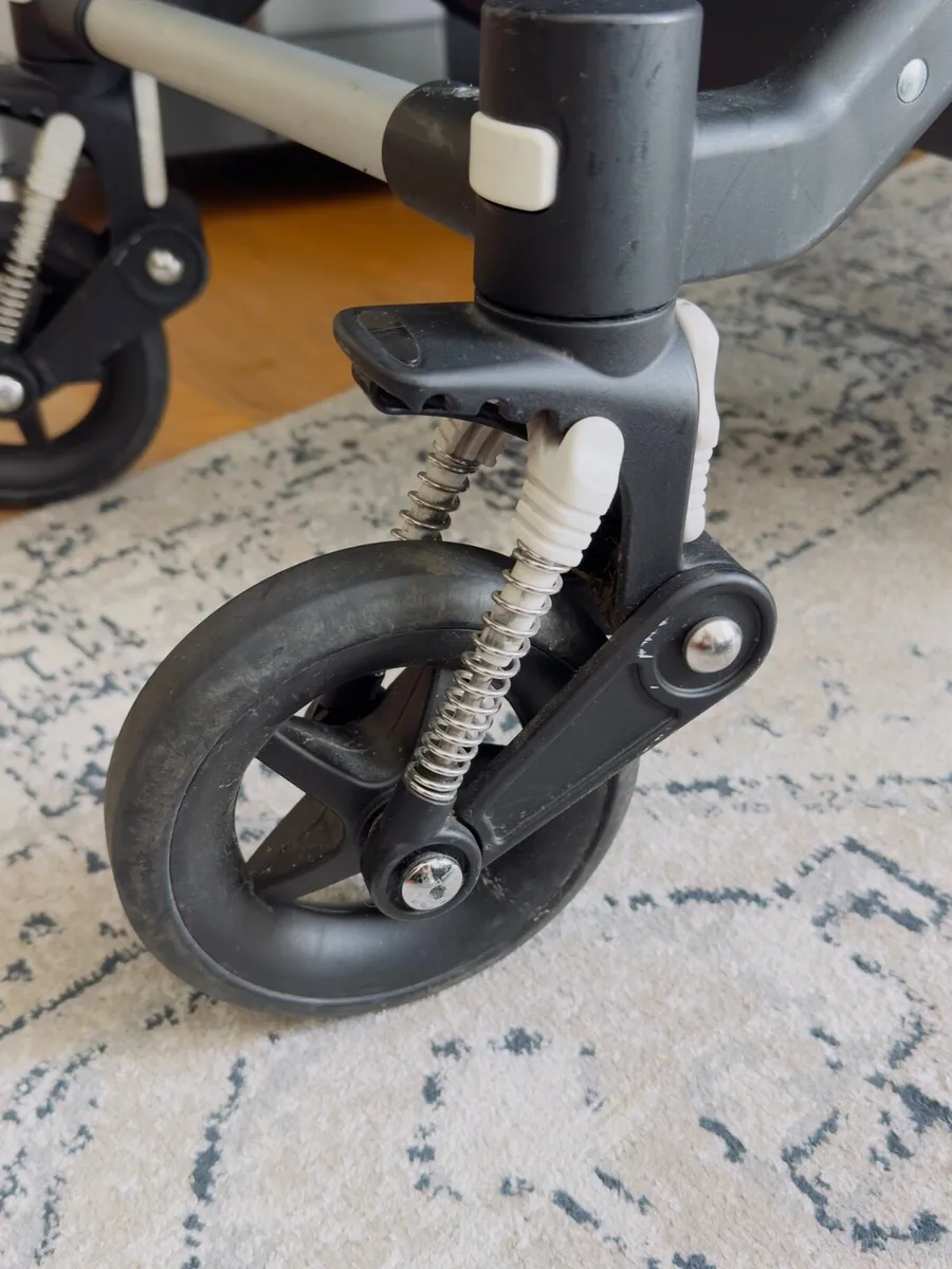 Baby buggy - Image 1