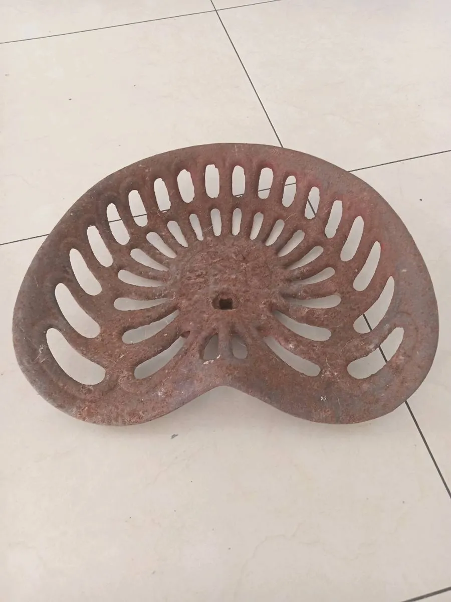 Vintage machine seat - Image 2