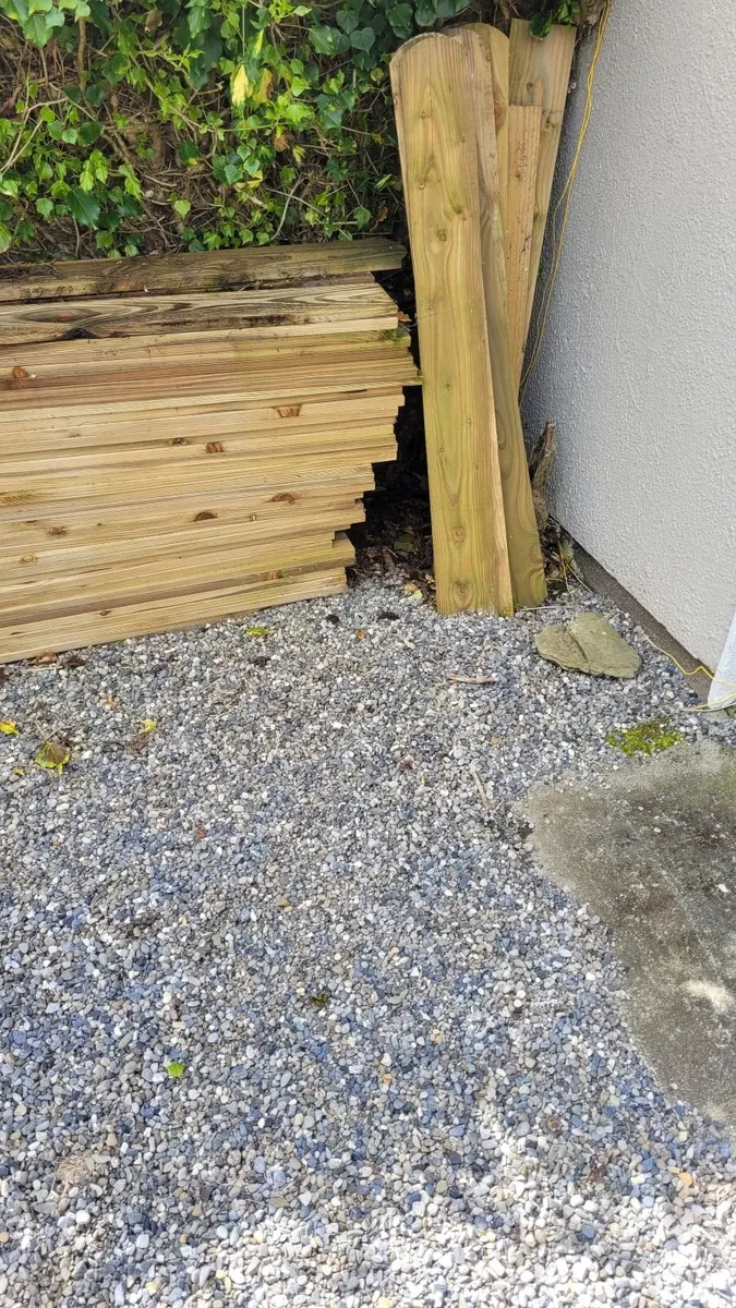 Loose pickets - Image 2