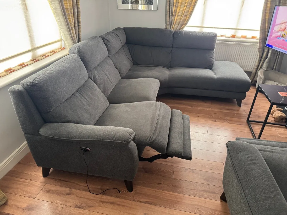 Corner couch - Image 2