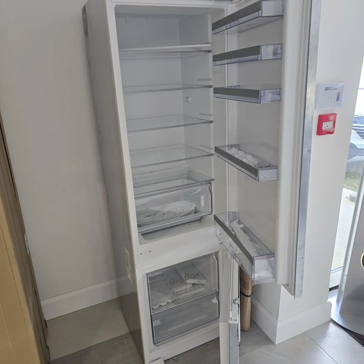 Neff  N50 70:30 Fridge - Freezer Ex Display - Image 1