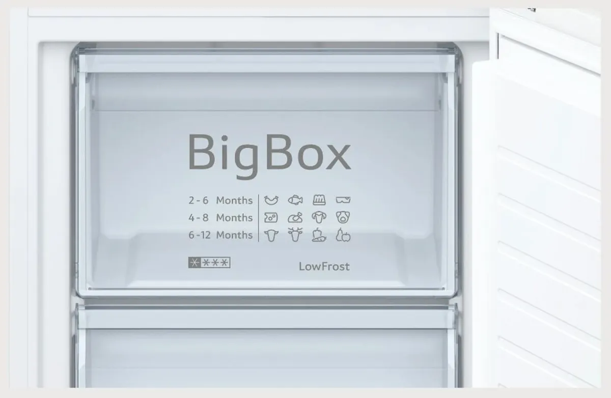 Neff  N50 70:30 Fridge - Freezer Ex Display - Image 4