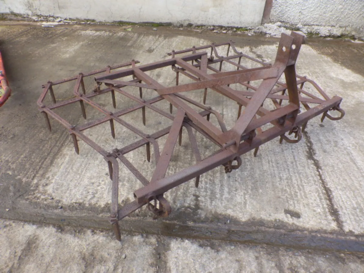 Mounted Pin Harrow - Image 1