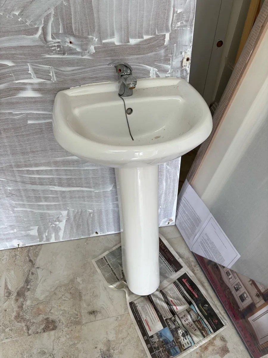 Toilet basin - Image 3