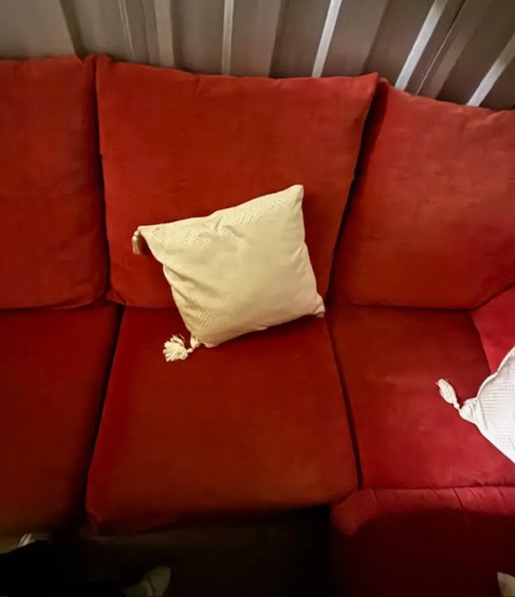 Stylish versatile red Sectional couch - Image 1